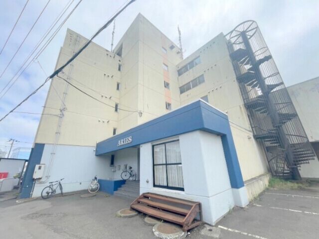 拡大写真：札幌市手稲区曙四条３丁目 2階205の外観写真でございます！
