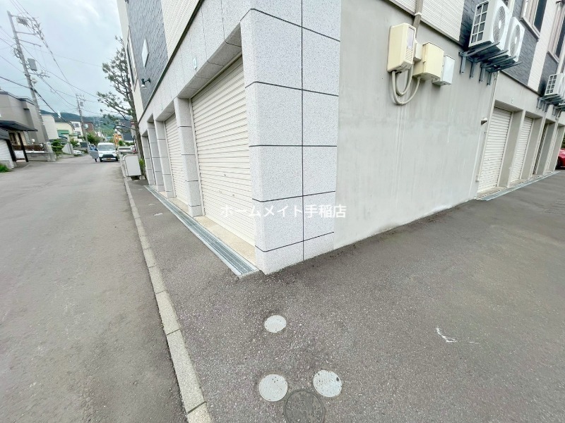 拡大写真：アメニティ手稲本町 2階203の駐車スペースでございます！