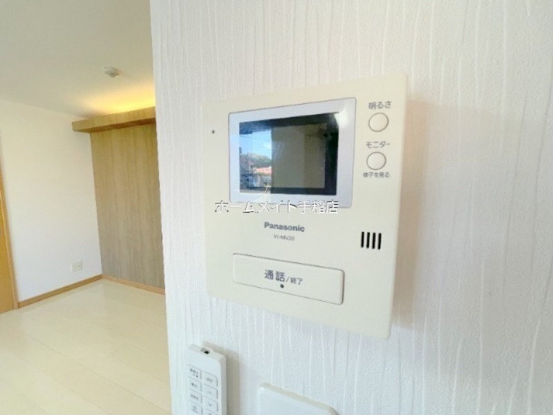 拡大写真:フィオーレディアレスト 1階101のモニター付きインターホンで安心です♪