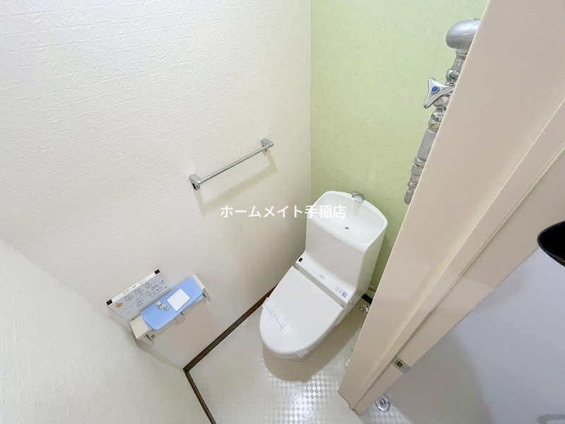 拡大写真:Glebe西野(グリーブ西野) 1階101のウォシュレット付きで快適な環境です♪