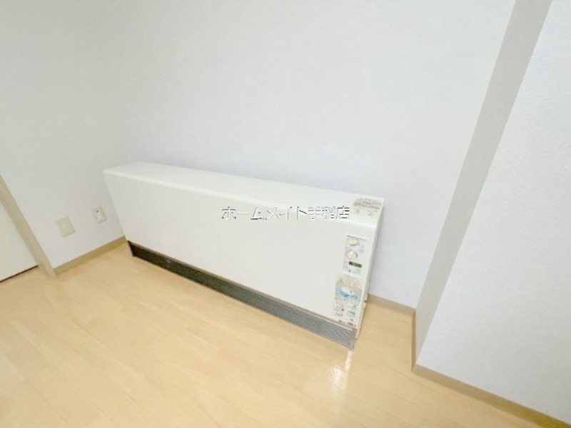 拡大写真:ヴィラ・タンネ 2階201の暖房です♪