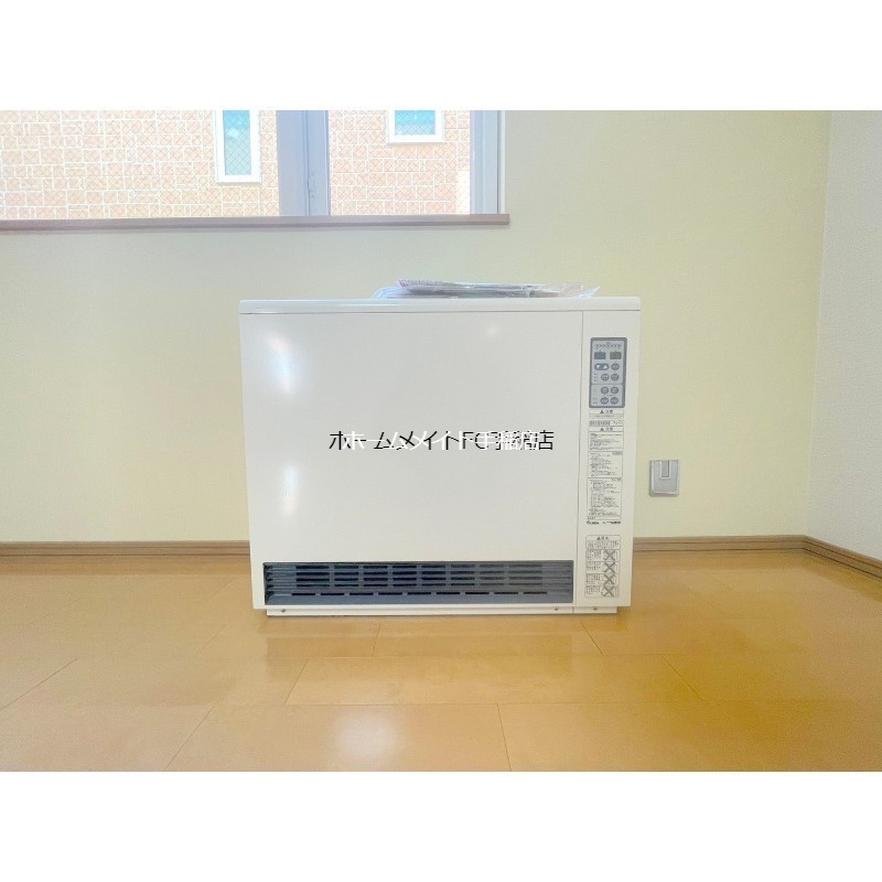 拡大写真:宏拓桜井通 2階103の電気ストーブ付きです!