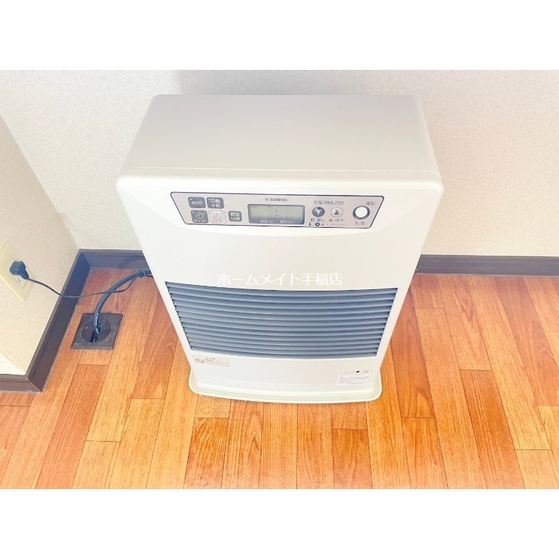 拡大写真：ロイヤルフレンド 2階205の暖房付きです♪