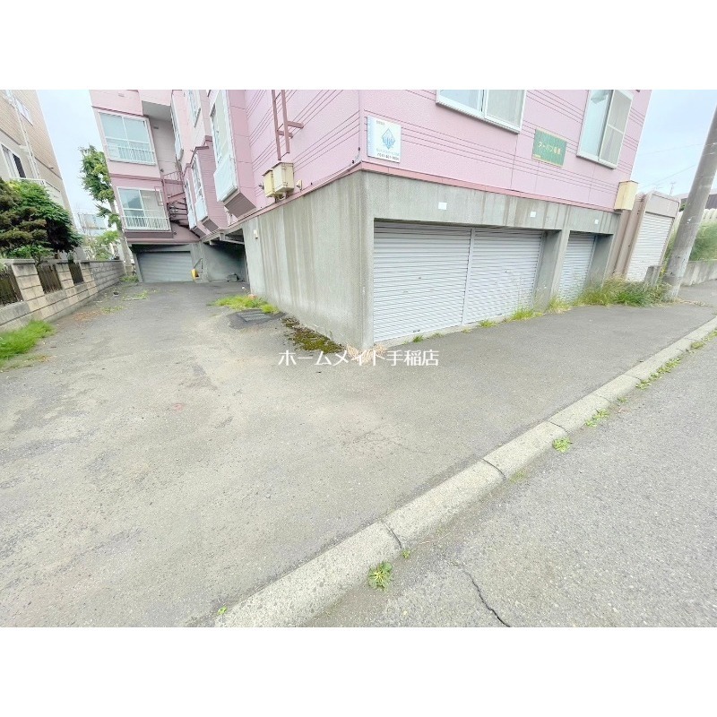 拡大写真:札幌市手稲区稲穂一条2丁目 2階103の駐車スペースです!