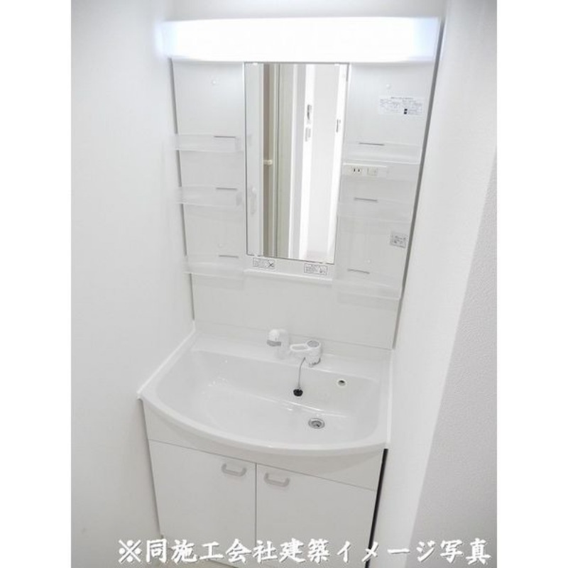 拡大写真:ブランシャール発寒 4階402のシャンプードレッサーで便利です♪