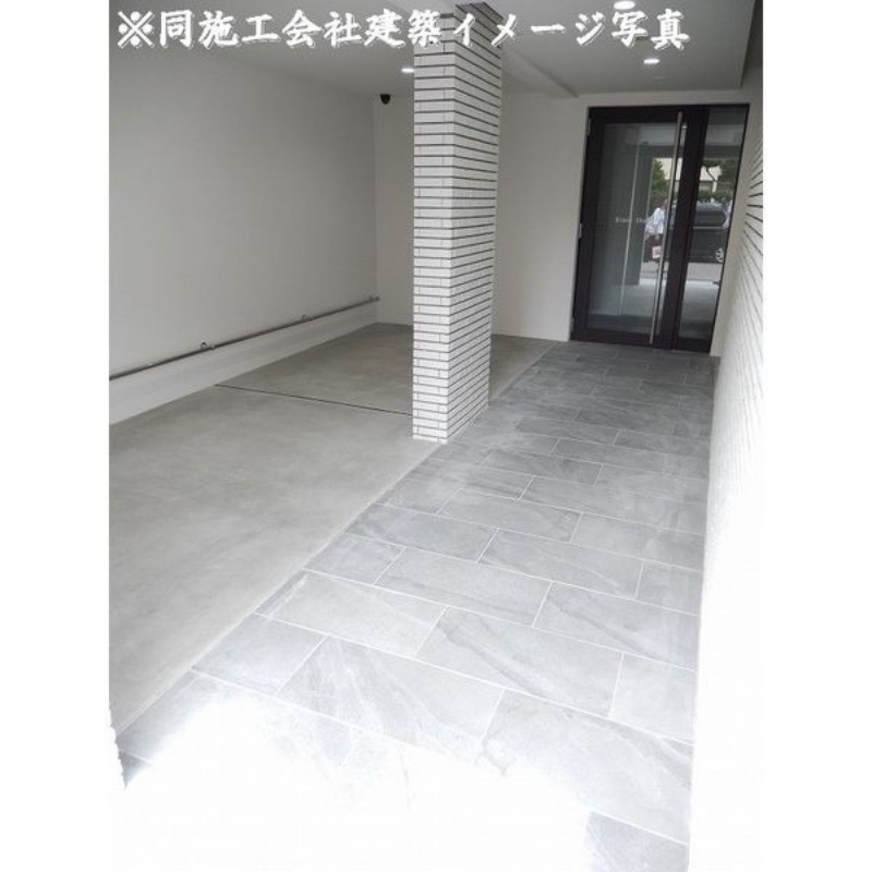 拡大写真:ブランシャール発寒 4階402のエントランスです♪