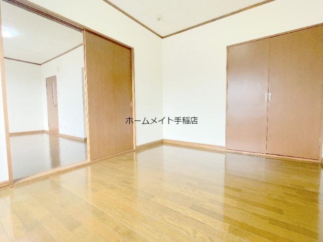 拡大写真:プラタナス曙B棟 3階206の明るい洋室、寝室にどうぞ♪
