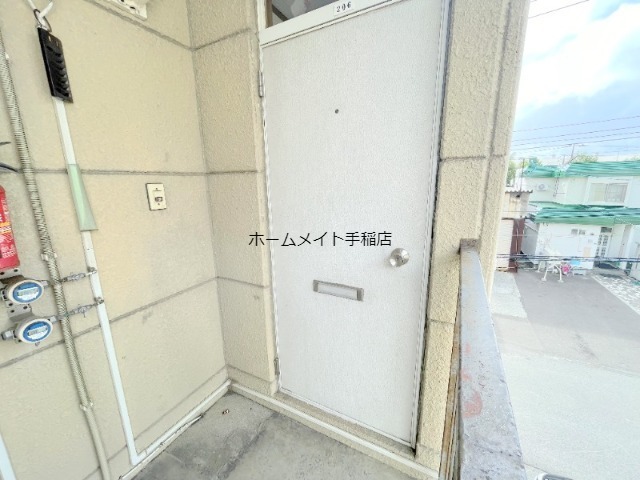 拡大写真:プラタナス曙B棟 3階206の外玄関スペースです!