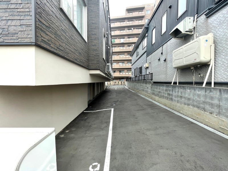 拡大写真:札幌市手稲区稲穂一条1丁目 2階101の駐車スペースです!