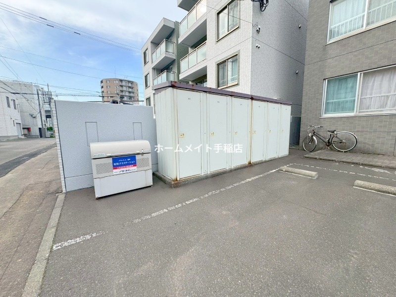 拡大写真:グランメール発寒 2階202の共用部分です♪