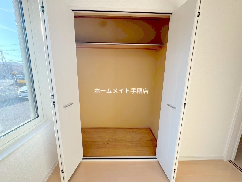 拡大写真:フローリッシュ21 1階107の大型クローゼット付きです!