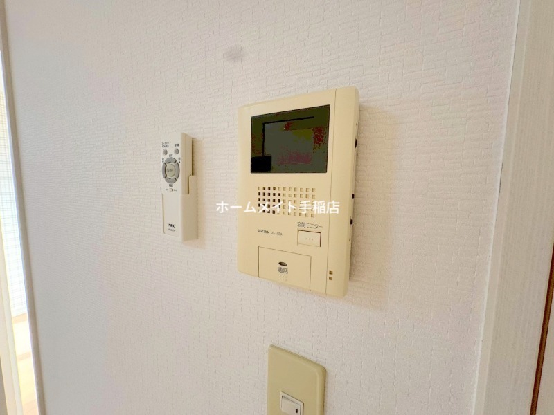 拡大写真:フローリッシュ21 1階107のTV付インターホンです!