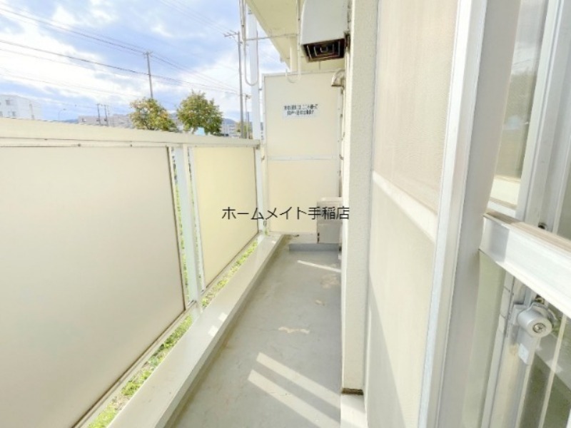 拡大写真:ビレッジハウス琴似第二4号棟 5階504の大型バルコニー付きです!