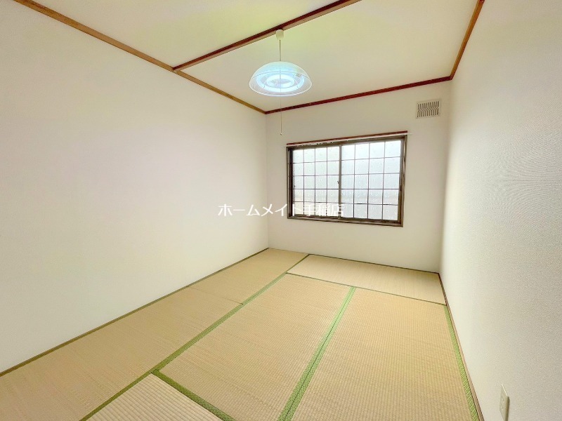 拡大写真：札幌市手稲区前田四条１０丁目 2階202の明るい和室、寝室にどうぞ♪