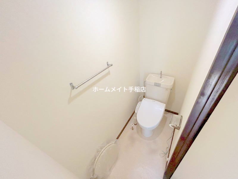 拡大写真:札幌市手稲区手稲本町二条5丁目 2階201のウォシュレット付きで快適な環境です♪