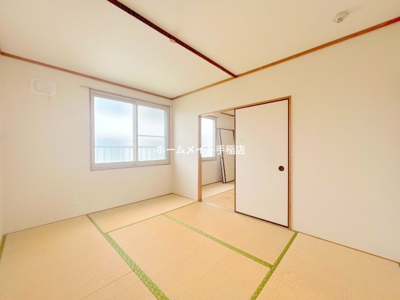 拡大写真:札幌市手稲区手稲本町二条5丁目 2階201の明るい洋室、寝室にどうぞ♪