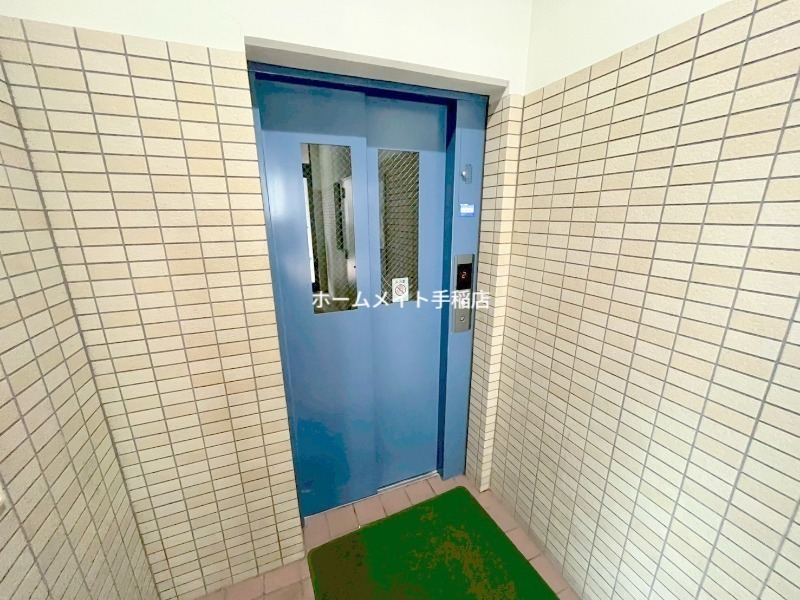 拡大写真:札幌市手稲区手稲本町一条4丁目 8階802のエレベーターです♪