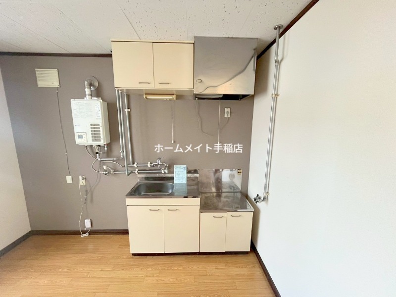 拡大写真:札幌市手稲区曙三条3丁目 3階201のキッチンスペースです♪