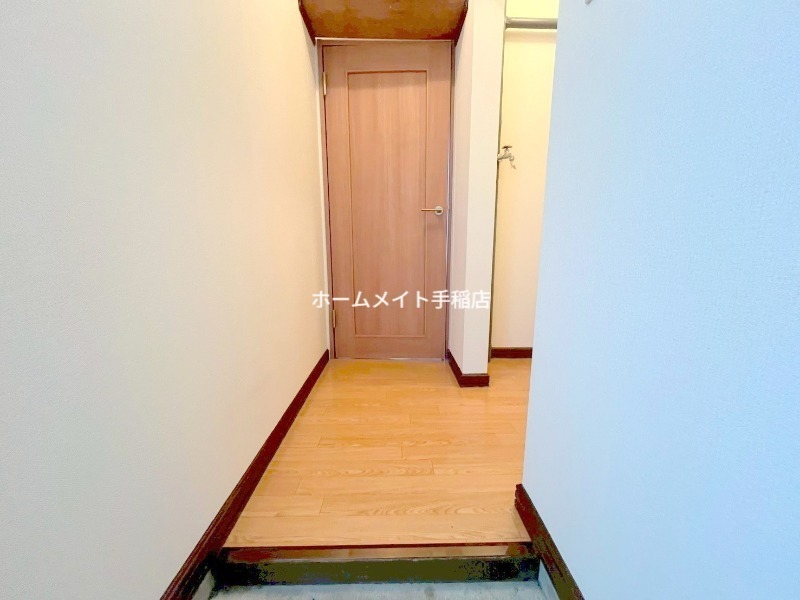 拡大写真:札幌市手稲区曙三条3丁目 3階201の玄関スペースです♪