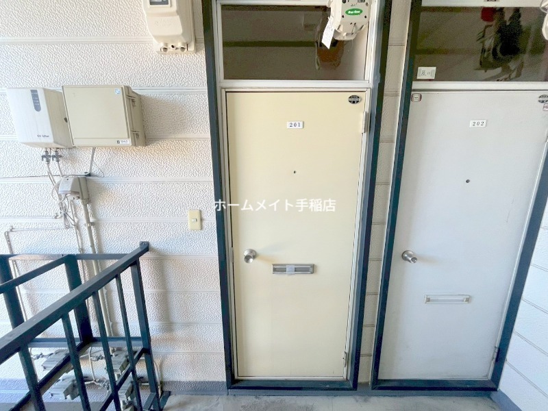 拡大写真:札幌市手稲区曙三条3丁目 3階201のエントランススペースです!