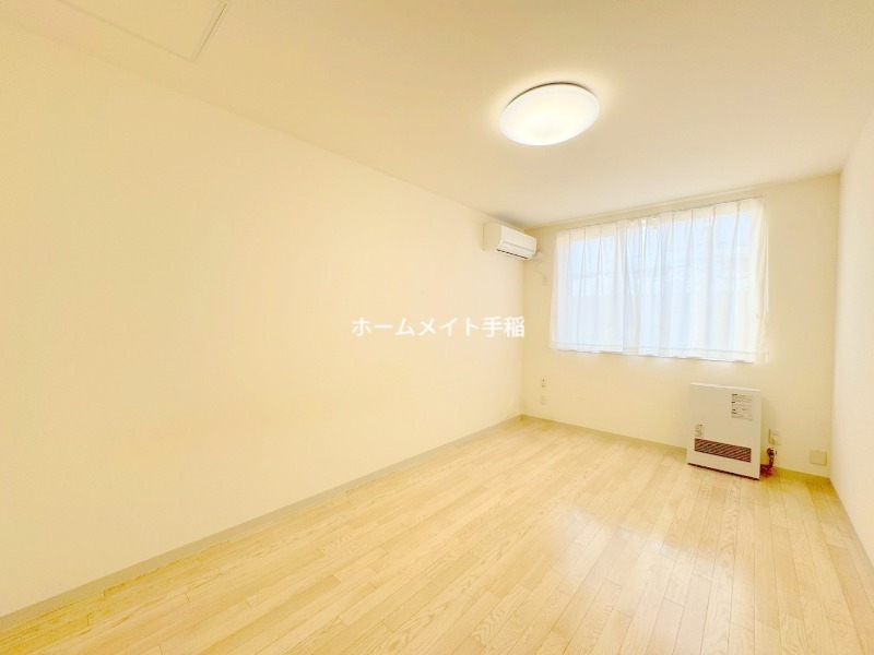 拡大写真:札幌市手稲区曙六条2丁目 2階110の明るいリビング♪