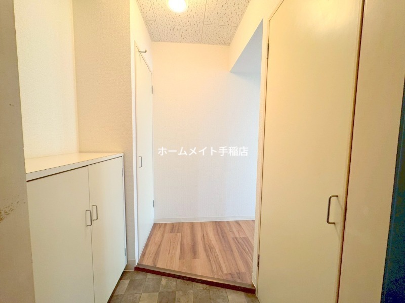 拡大写真：札幌市手稲区曙四条３丁目 2階205の玄関スペースです♪