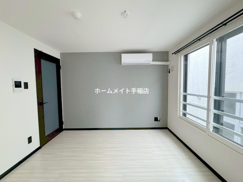 拡大写真:T25 3階303の広々リビングスペースございます!