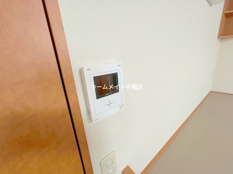 拡大写真:アルシオーネ富丘(旧:レオパレスパインツリー) 2階207の便利なインターホン付きでございます!