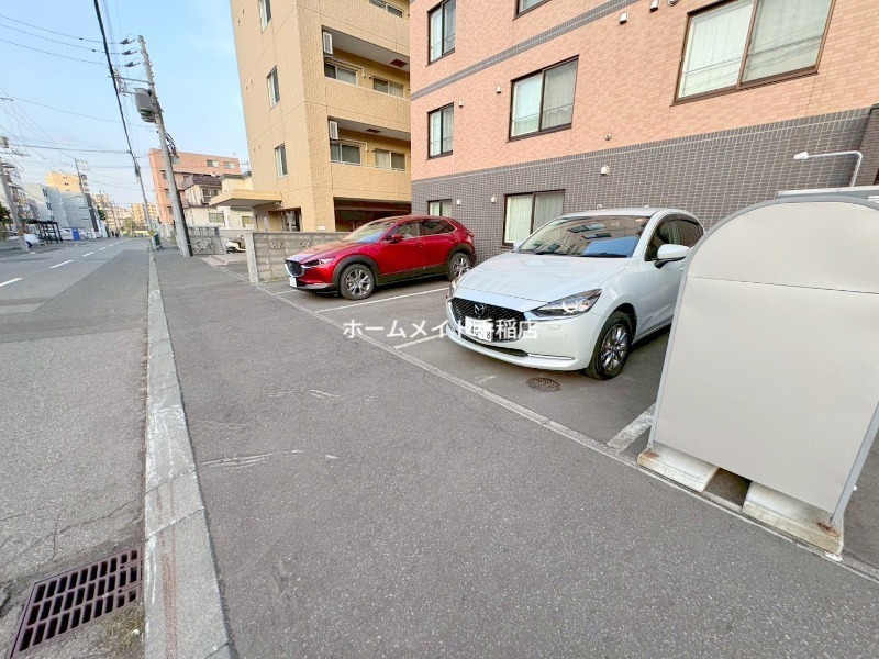 拡大写真:EXCELLENT HOUSE宮の沢 2階205の駐車スペースでございます!