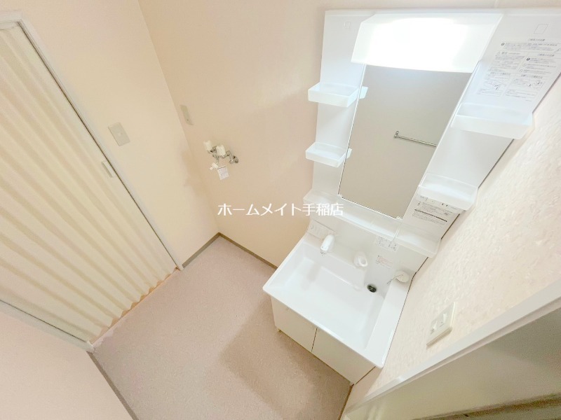 拡大写真:MMハイツ西野 2階202のシャンプードレッサーで便利です♪