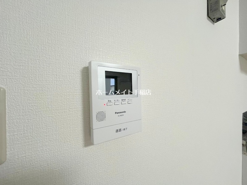 拡大写真:MMハイツ西野 2階202のモニター付きインターホンで安心です♪
