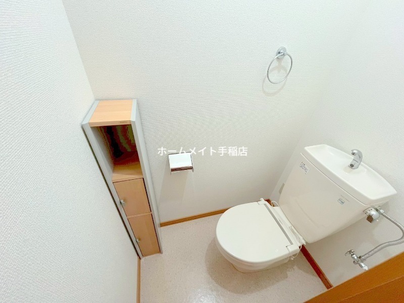 拡大写真:グランドソレーユB 1階101のトイレスペースでございます!