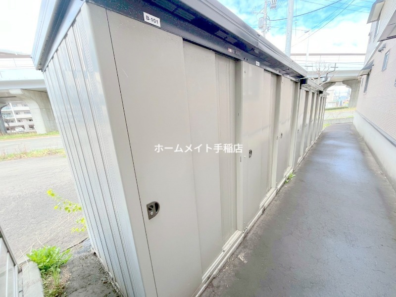 拡大写真:グランドソレーユB 1階101の共用部スペースでございます!