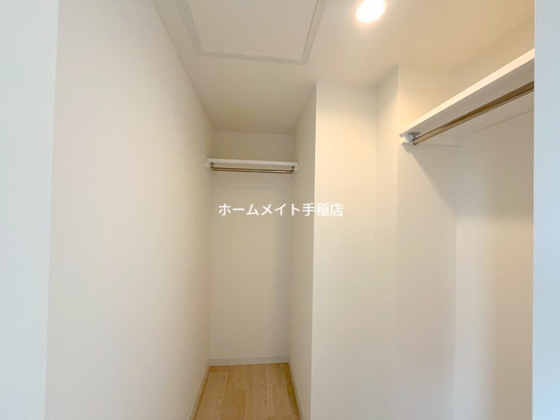 拡大写真:Applause Gateway(アプローズ ゲートウェイ) 3階301の収納スペースでございます!