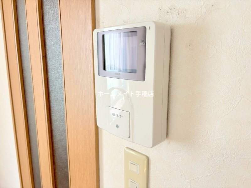 拡大写真:パールハウス 2階202の便利なインターホン付きでございます!