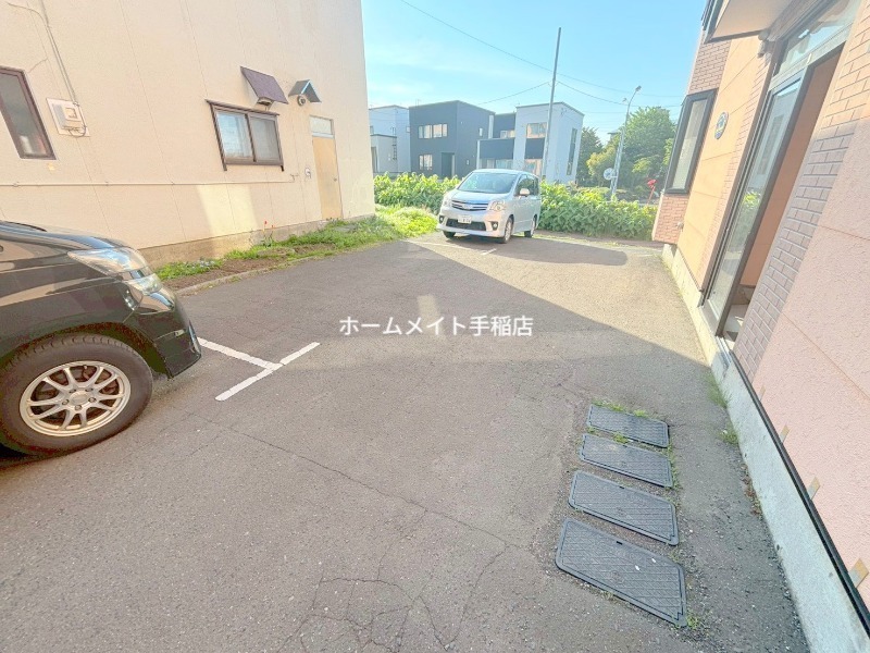 拡大写真:パールハウス 2階202の駐車スペースでございます!