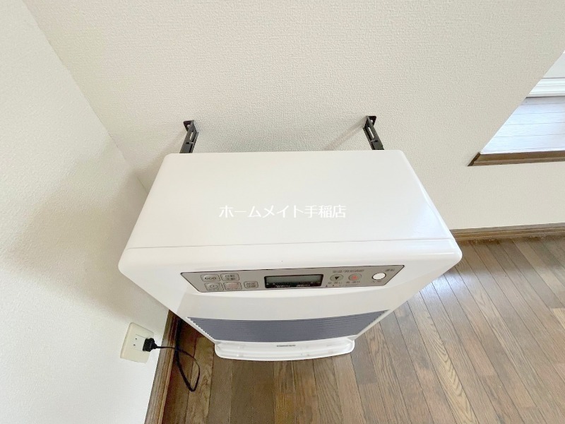 拡大写真:フォレストヴィラ(富丘) 3階201の灯油ストーブ付きです!
