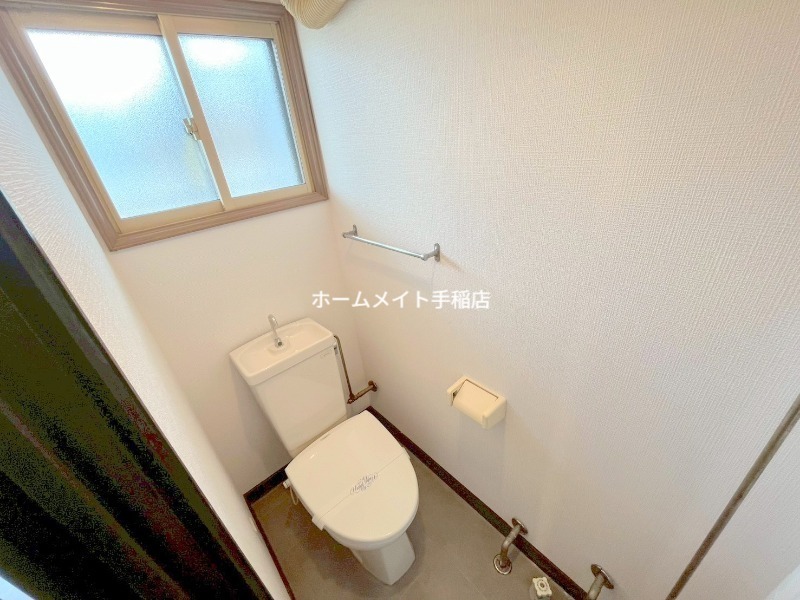 拡大写真:ハイツ54 2階201のトイレスペースでございます!