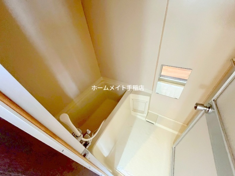 拡大写真:ハイツ54 3階302のバススペースでございます!