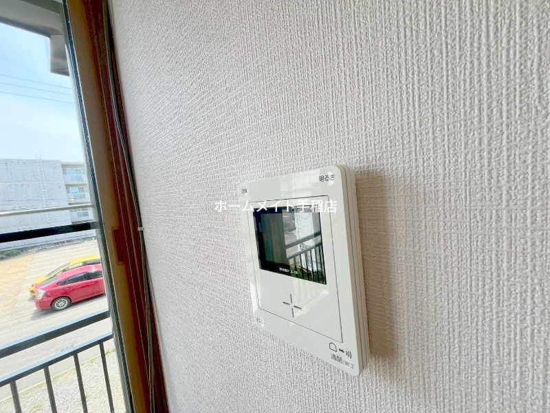 拡大写真:ハイツ54 3階302の便利なインターホン付きでございます!