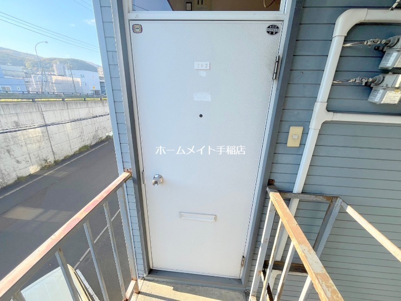 拡大写真:コンフォートT13 2階103のエントランス部分です!