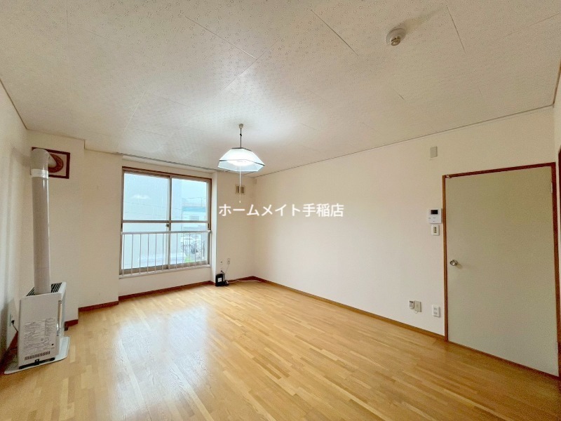 拡大写真:住吉ハイツ 2階205の広々リビングスペースございます!