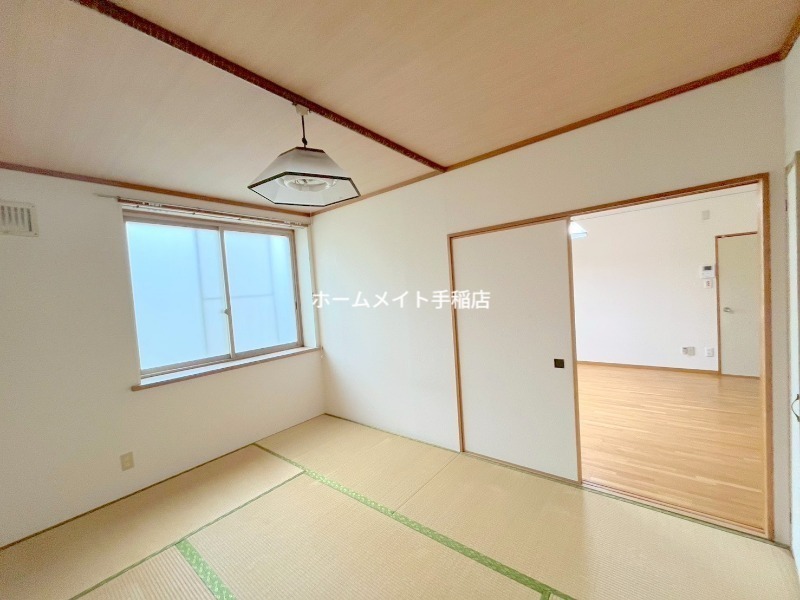 拡大写真:住吉ハイツ 2階205の和室スペースでございます!