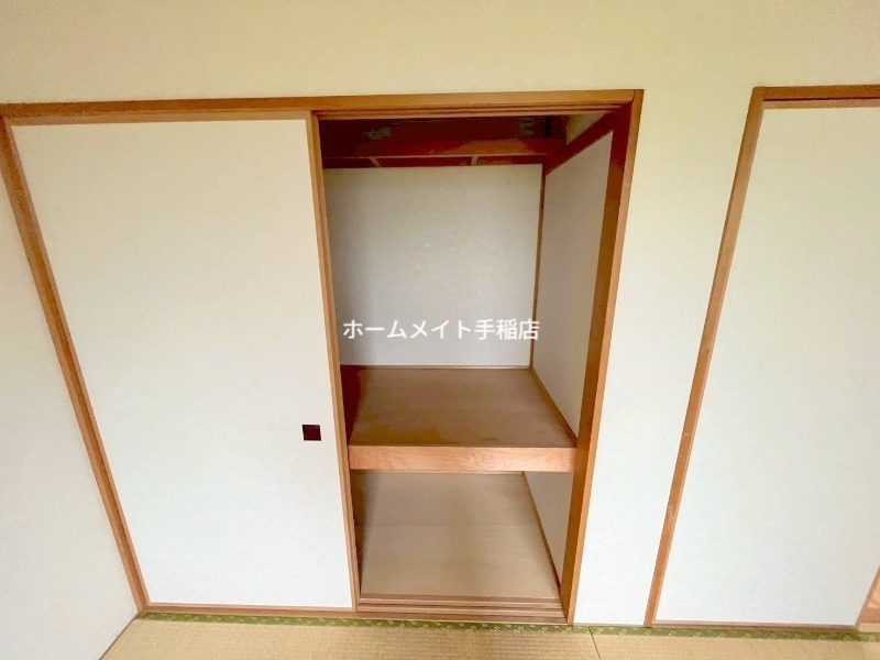 拡大写真:住吉ハイツ 2階205の収納スペースでございます!