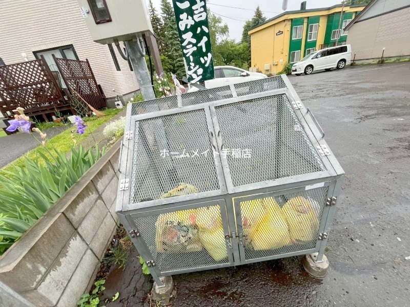 拡大写真:住吉ハイツ 2階205の共用部スペースでございます!