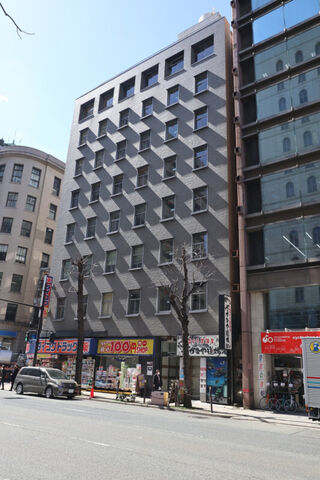 大阪市中央区南本町2丁目の外観