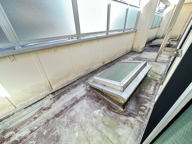拡大写真：堺市西区上野芝町３丁 3階301のバルコニー