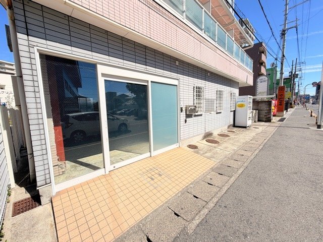 拡大写真:堺市西区鳳南町5丁 1Fのエントランス