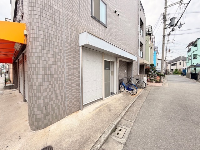 拡大写真:堺市西区浜寺石津町中3丁 1Fの玄関