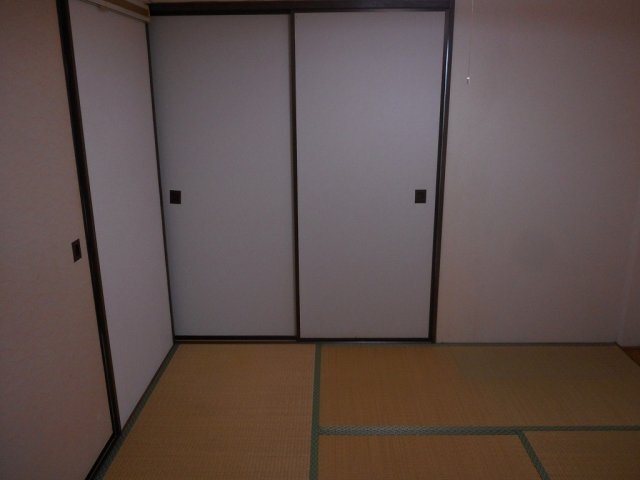 拡大写真：コスモハイツ虹 2階201の和室